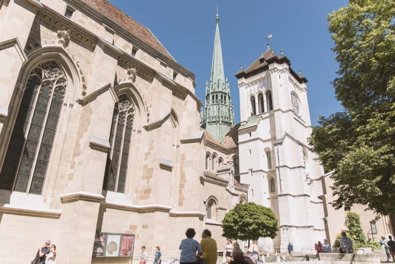 Geneva: Hop-on Hop-Off Bus & Scenic Mini-Train Tour - Key highlights to know before you go