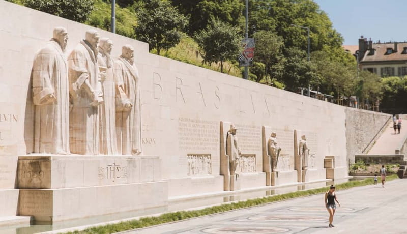 Geneva: Hop-on Hop-Off Bus & Scenic Mini-Train Tour - How the 24-hour ticket works (and why timing matters in Geneva)