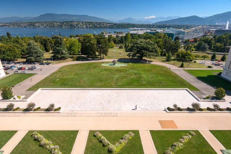 Geneva: Open-Top Sightseeing Bus Tour - Price and what $32 actually buys you