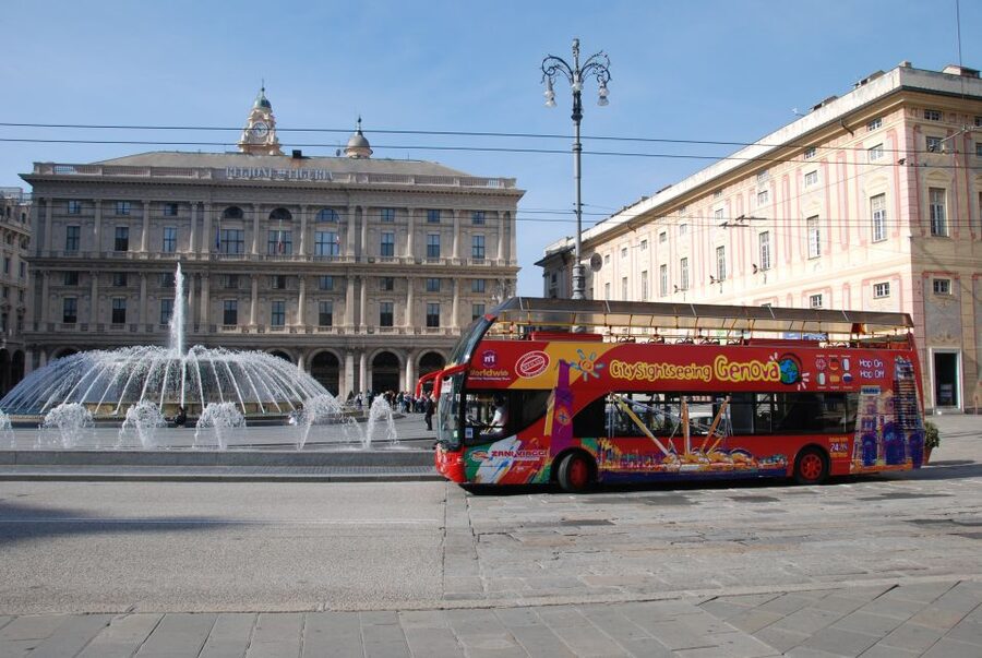 Genoa: Hop-on Hop-off Tour Ticket - The Red Line (Historical Route): Strada Nuova sights and the Castelletto viewpoint