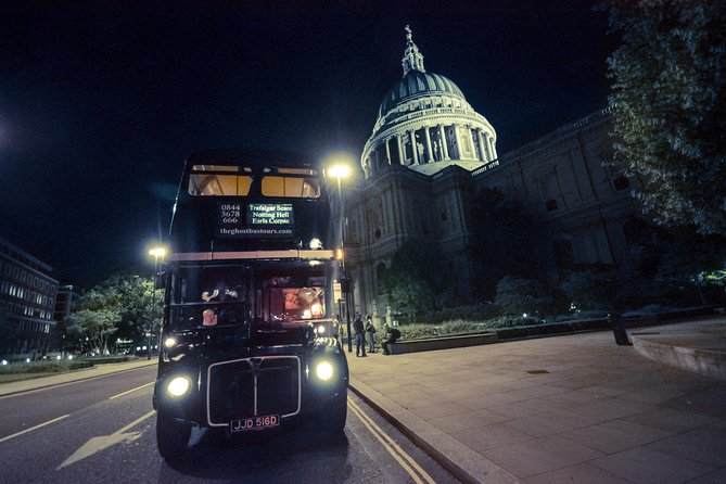 Ghost Bus Tour of London - Trafalgar Square at Night: Where the Atmosphere Changes
