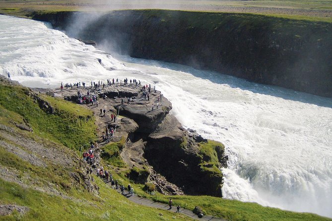 Golden Circle 7 Hours Bus Tour from Reykjavik - Gullfoss waterfall: best photos and the midges tip