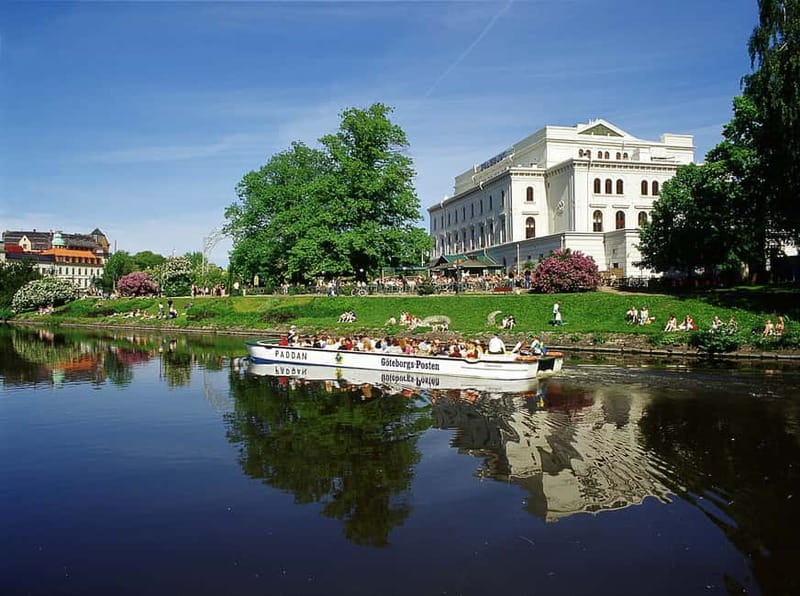 Gothenburg: Hop-On Hop-Off 24-Hour Sightseeing Boat - Meeting at Kungsportsplatsen / Stora Teatern: start right in the middle