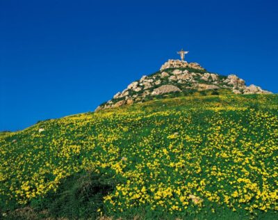 Gozo Day Pass Ferry and Hop-on Hop-off buses with audio Tour - The open-top buses: hop on when you want, but time still wins