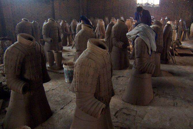 Group Bus Tour to Terracotta Warriors with Hotel Pickup & Lunch - Lunch on a Group Schedule: Included Convenience With a Retail Edge