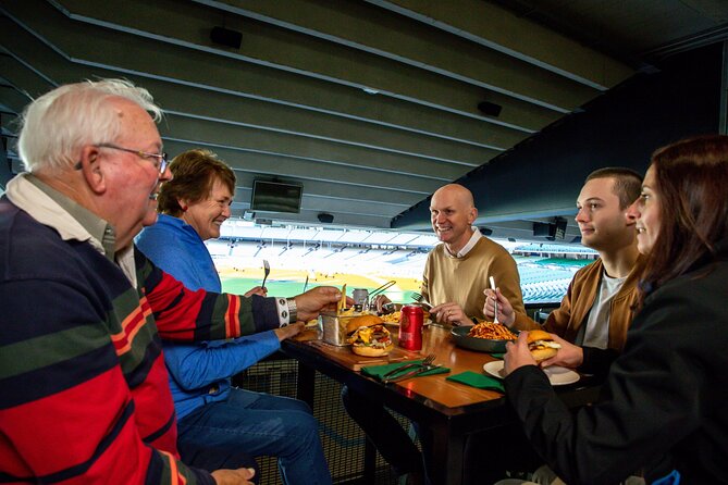 Half-Day Sports Lovers Bus Tour of Melbourne with MCG Tour - Lunch with a drink: where the tour resets before the next stop