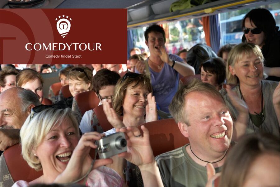 Hamburg: 1.5-Hour Comedy Bus Tour in German - Where the Tour Starts: Reeperbahn and Tanzende Türme