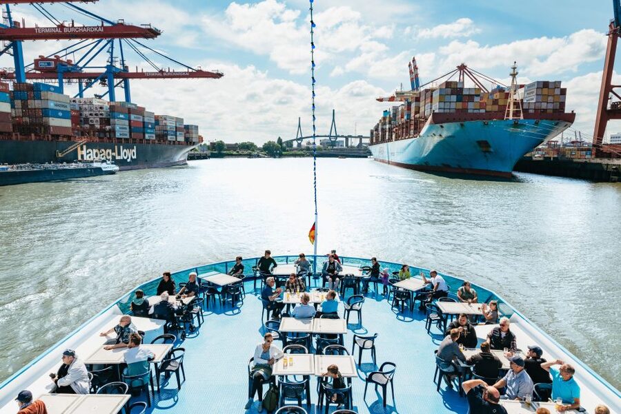 Hamburg: Hop-On Hop-Off Bus with Alster or Harbor Cruise - Key things to know before you go