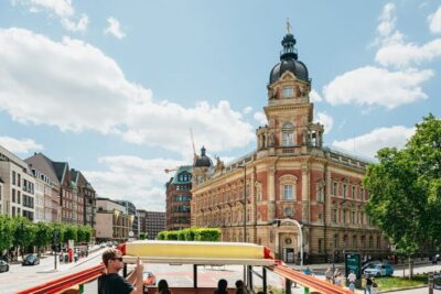 Hamburg: Hop-On Hop-Off Bus with Alster or Harbor Cruise - Where to board: St. Pauli Landungsbrücken vs. Central Station