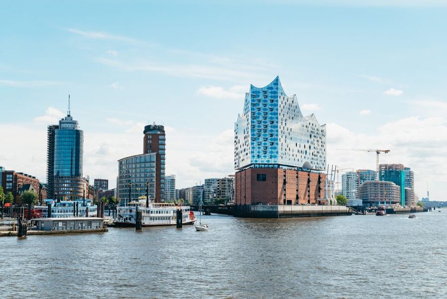 Hamburg: Hop-On Hop-Off Bus with Alster or Harbor Cruise - Audio guide reality check: 11 languages on the bus, English on the boat