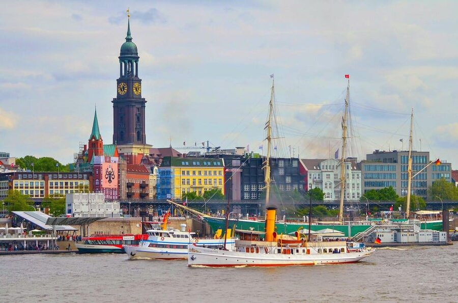 Hamburg: Hop on Hop off city tour and 1 hour harbor tour - Key things to know before you ride