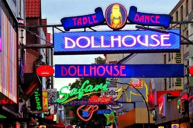 Hamburg: Hop-On Hop-Off Tour - Yellow Double Decker - Reeperbahn, Elbphilharmonie, HafenCity: How the Big Highlights Show Up