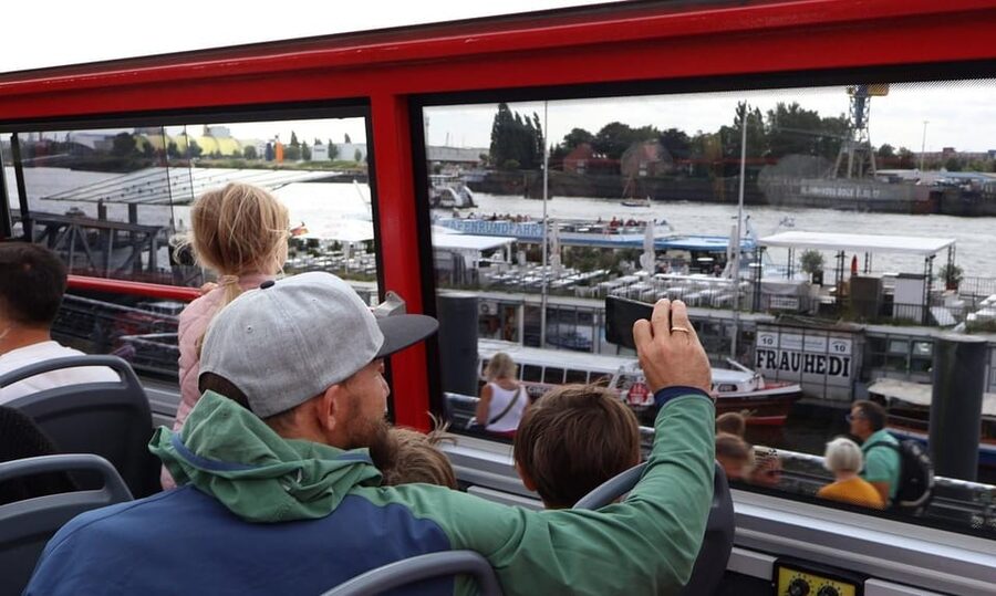 Hamburg: Line C Sightseeing Hop-On Hop-Off Bus Tour - Hamburg Line C: How the double-decker loop really works