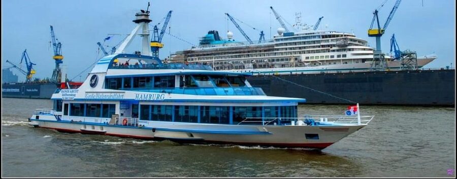 Hamburg: Line C Sightseeing Tour Hop On Hop Off and Harbor Cruise - The 1-Hour Harbor Cruise with Elbreederei Abicht: Barge or Passenger Ship