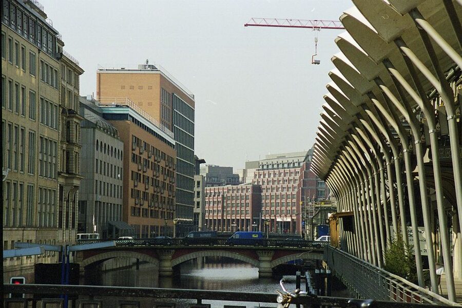 Hamburg: Line F Hop-On Hop-Off Bus and Boat Tour - Audio Guides, Live Commentary, and When Weather Messes With Clarity