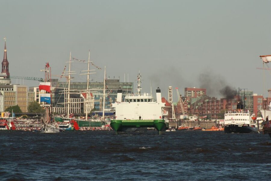Hamburg: Line F Hop-On Hop-Off Bus and Boat Tour - Who This Tour Suits Best (and Who Might Skip It)