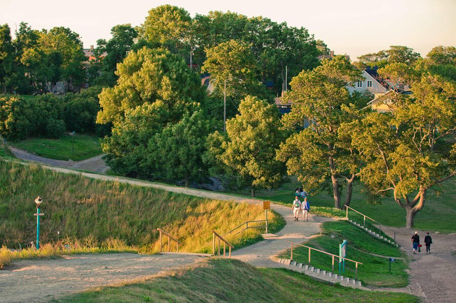 Helsinki: Suomenlinna and Lonna Hop-on Hop-off Cruise - Price and value: what $10 gets you in Helsinki archipelago time