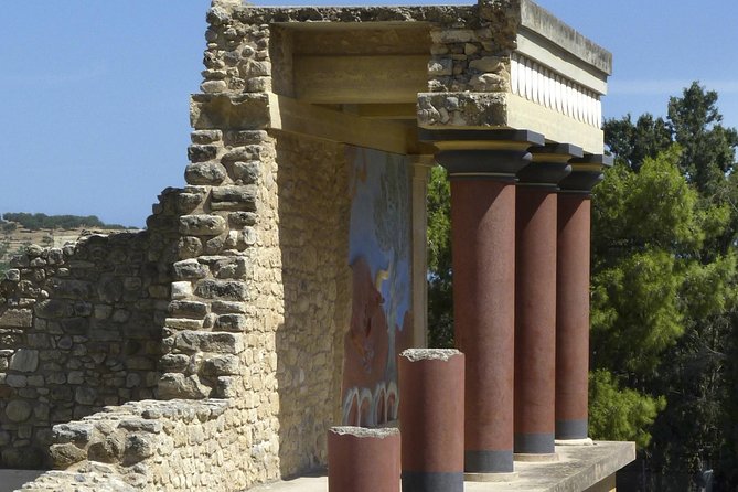 Heraklion Hop-On Hop-Off Bus Tour - How the Red and Blue routes shape your day