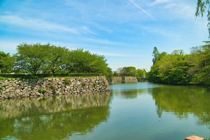 Himeji Castle, Arima Onsen & Mt. Rokko: 1-Day Bus Tour from Osaka - Photo stops and the Himeji streetscape in between