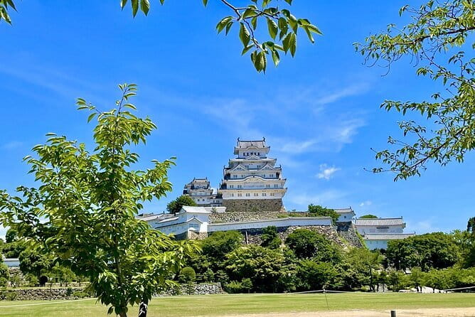 Himeji Castle, Arima Onsen & Mt. Rokko: 1-Day Bus Tour from Osaka - Koko-en and the Kōrōen-style garden stroll next to the castle