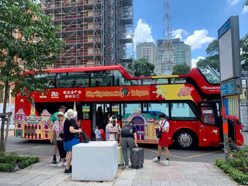 Ho Chi Minh City: Hop-On Hop-Off Bus Tour by Vistra - Hop-on hop-off in just 1 hour: how to use the short time well