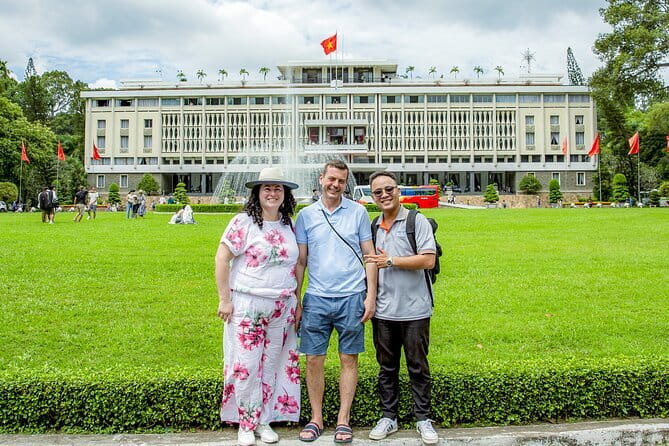 Ho Chi Minh City Night Hop-On Hop-Off Bus Tour - Independence Palace: see the frontage, then decide if you need more time