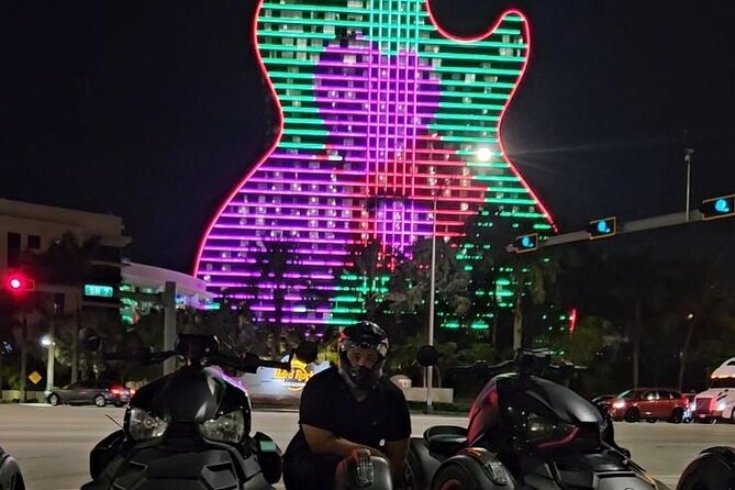 Hookah Bus Tour/Hard Rock Casino/Las Olas Ft. Lauderdale/Wynwood - Stop 1: Seminole Hard Rock Hotel & Casino Hollywood at night