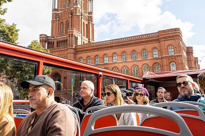 Hop-on Hop-off Berlin Tour with Audio Guide - Timings and comfort: what to plan for on busy days