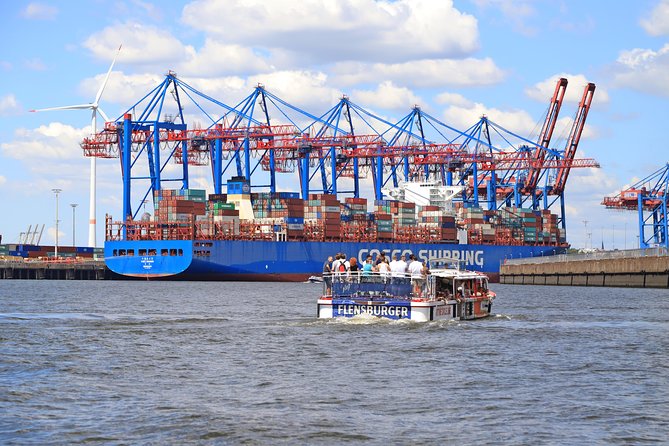 Hop-on hop-off on the water with the Maritime Circle Line in Hamburg - Speicherstadt and Cap San Diego: UNESCO warehouses and a museum ship you can walk into