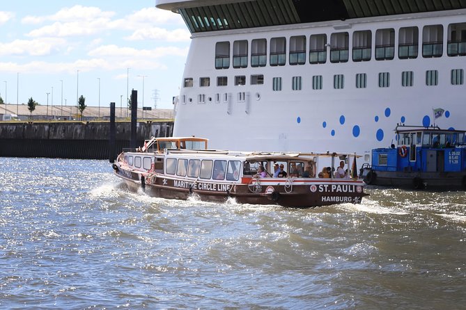 Hop-on hop-off on the water with the Maritime Circle Line in Hamburg - Timing tips: how to choose which stops get your attention