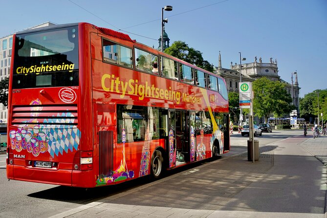 Hop-On Hop-Off Tour CitySightseeing Munich - Red route highlights: Old City stops from Odeonsplatz to Stachus