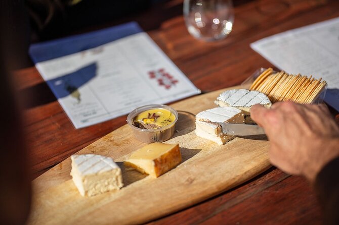 Hop on Hop off Wine tasting tour to Tamborine Mountain - Stop at Tamborine Mountain: Scenery Plus the Wine Trails Feel