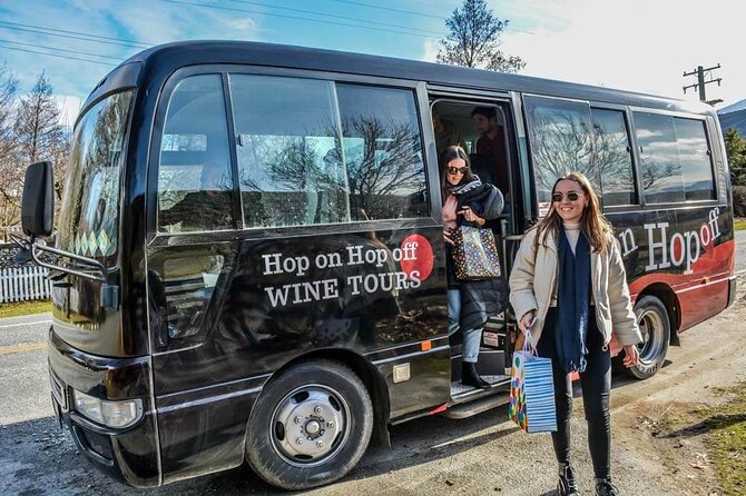 Hop on Hop off Wine Tours Marlborough - Small group size and your driver’s role in making it feel easy