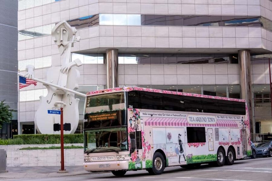 Houston: Tea Around Town® Afternoon Tea Bus Tour - Live narration on a 90-minute loop: how the story stays moving