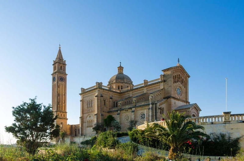 iSeeGozo Day Pass with Ferry & Gozo Bus Hop-On Hop-Off (CMO) - Hop-On Hop-Off in Gozo: Flexibility vs. Wait Times