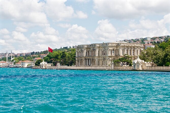 Istanbul: Bosphorus Cruise, Bus Tour, Cable Car Ride with Live Guide & Ticket - The Bosphorus Cruise: Two Continents, Major Landmarks, and Photo Time