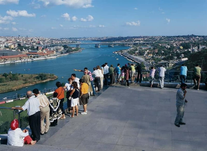 Istanbul: Guided Bosphorus Cruise & Golden Horn Bus Tour - The Bosphorus cruise: waterfront icons from Europe toward Asia