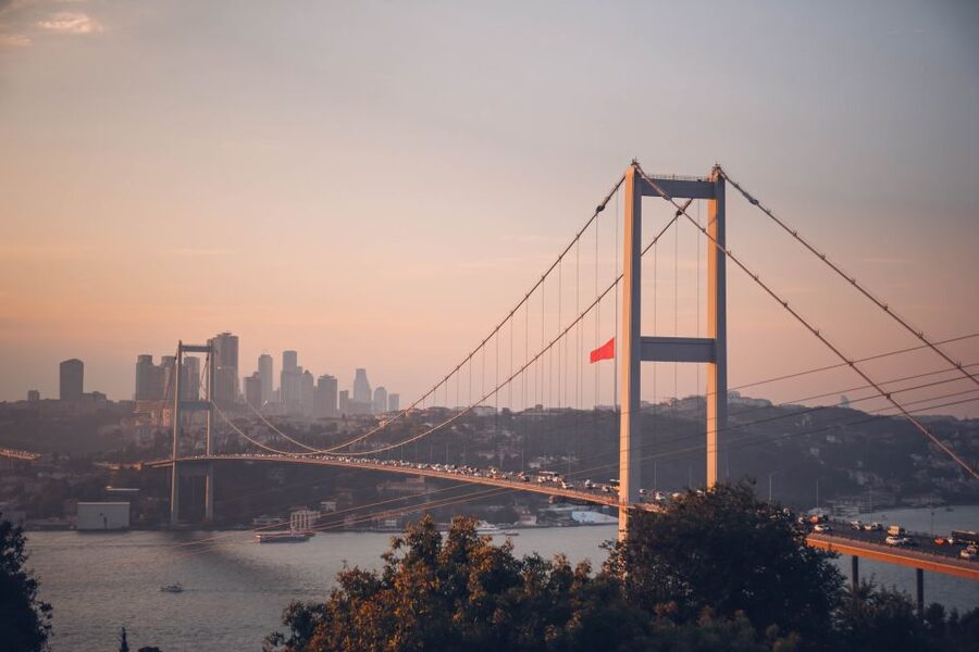 Istanbul: Two Continents Evening Bus Tour with Commentary - Eminönü to Galata Bridge: the ride starts to feel like a city