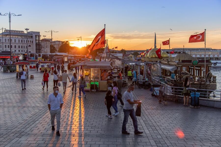 Istanbul: Two Continents Evening Bus Tour with Commentary - Beylerbeyi Palace and the long Bosphorus thread