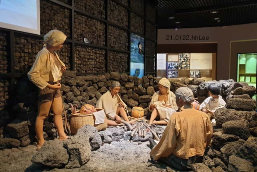 Jeju EAST Course : UNESCO (Seongsan-ilchulbong) BUS TOUR - Stop 3: Seongsan Ilchulbong UNESCO for the real Jeju moment
