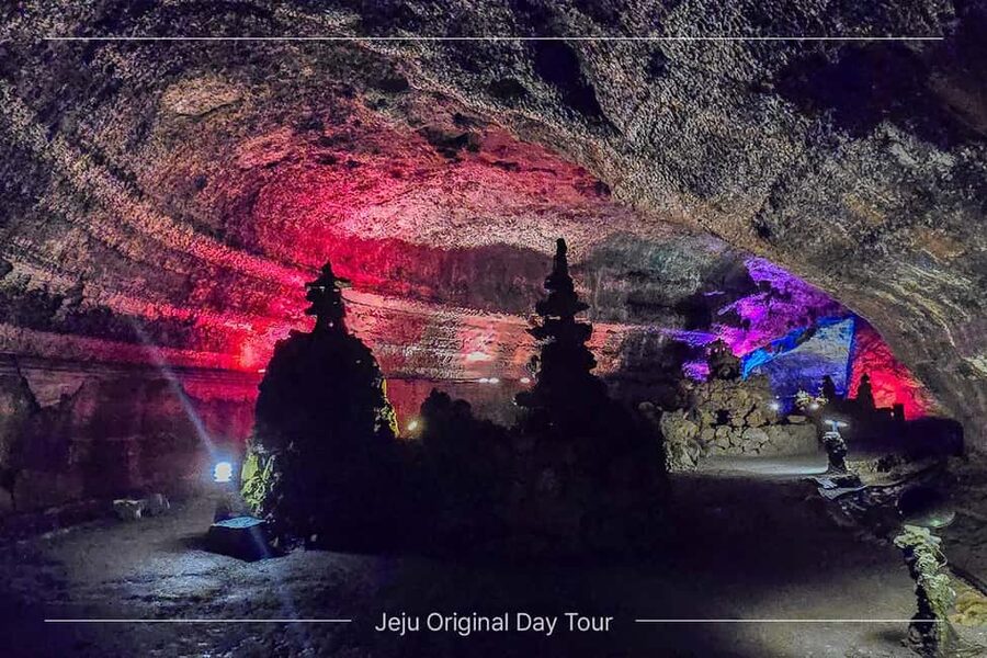 Jeju Island: Full-Day East Jeju Bus Tour with Entry Fees - Manjang Cave: a cool pause with real atmosphere