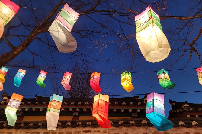 Jinju Namgang Yudeung Festival Bus tour from Busan - Photo support: the lantern lighting that turns nighttime photos into real keepsakes