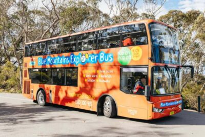 Katoomba: Lyrebird Hop-On Hop-Off and Scenic World Pass - Getting around: the hop-on hop-off bus in real life