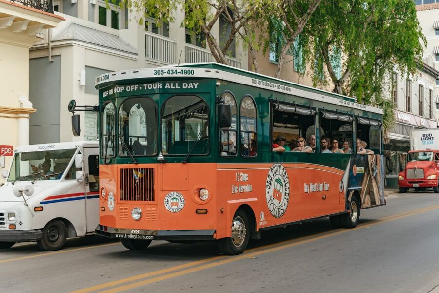 Key West: Old Town Trolley 13-Stop Hop-On Hop-Off Tour - Guides, Comfort, and Getting the Most From the Commentary