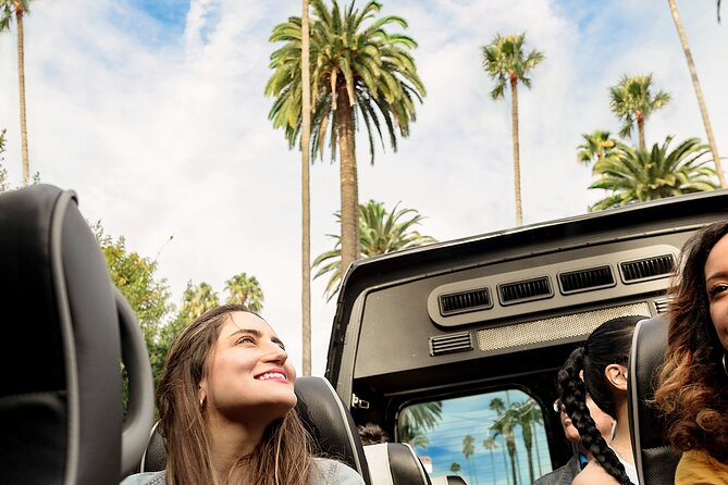 LA: Celebrity Homes and Lifestyle Tour and Hop-on Hop-off Tour - Start Smart at 6763 Hollywood Blvd and pick the best viewing side