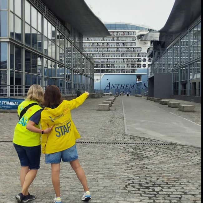 La Coruna: Sightseeing Bus Tour for Cruisers - From the pier to the bus: finding the Yellow Ones fast