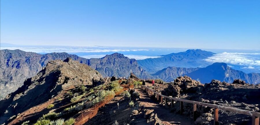 La Palma: Island Highlights Guided Bus Tour - Roque de Los Muchachos: the top-of-island feeling (and the astronomy reason)