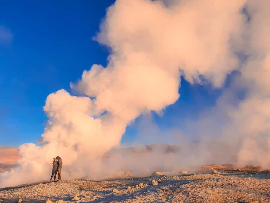 La Paz: Uyuni Salt Flats & Isla Incahuasi 5-Day Bus Tour - The Eduardo Avaroa reserve day: lagoons, flamingos, and long drives