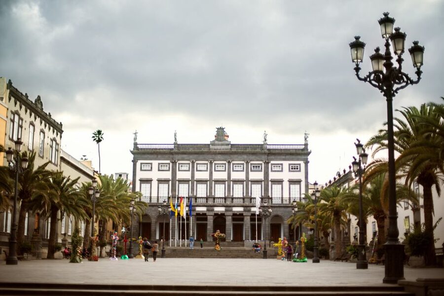 Las Palmas: City Sightseeing Hop-On Hop-Off Bus Tour - Included extras that can turn a bus day into a mini vacation
