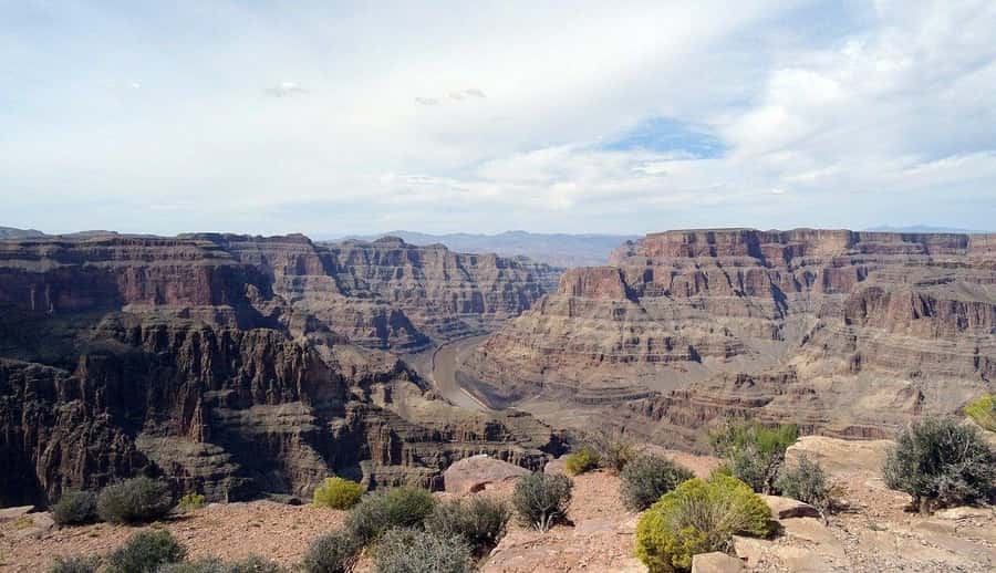 Las Vegas: Grand Canyon West Bus Tour with Guided Walk - Photo Stops and Southwest Desert Wildlife-Spotting